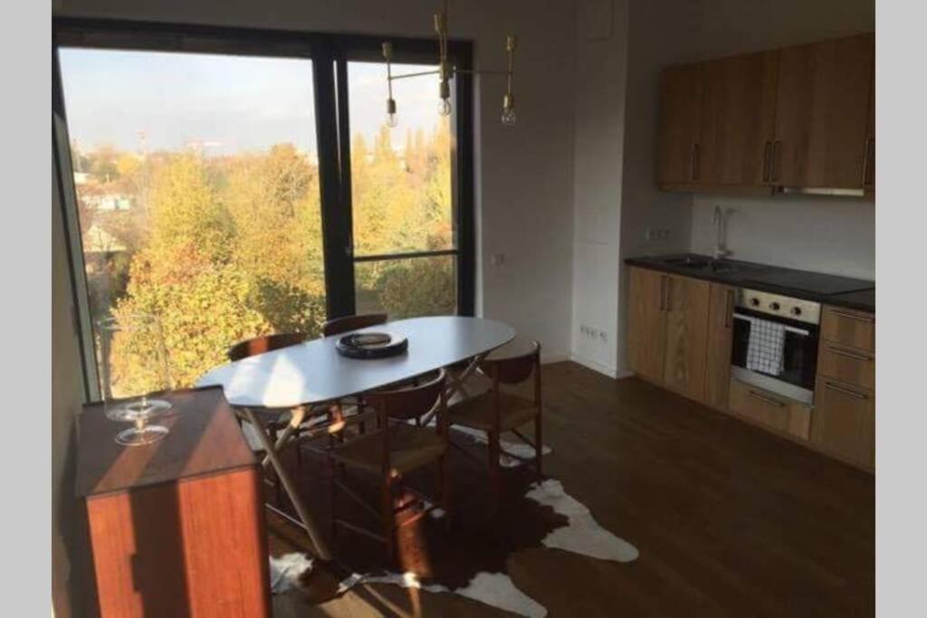 2 Bedroom Mauerpark-Apartment, Berlin Mitte View Calendar Zewnętrze zdjęcie