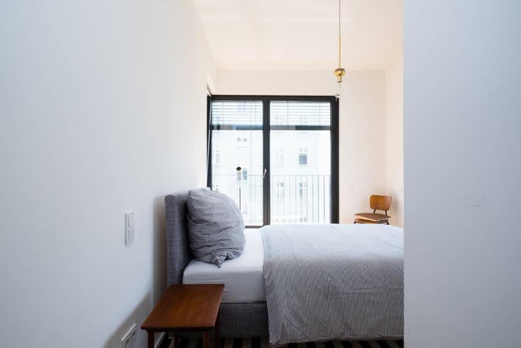 2 Bedroom Mauerpark-Apartment, Berlin Mitte View Calendar Zewnętrze zdjęcie