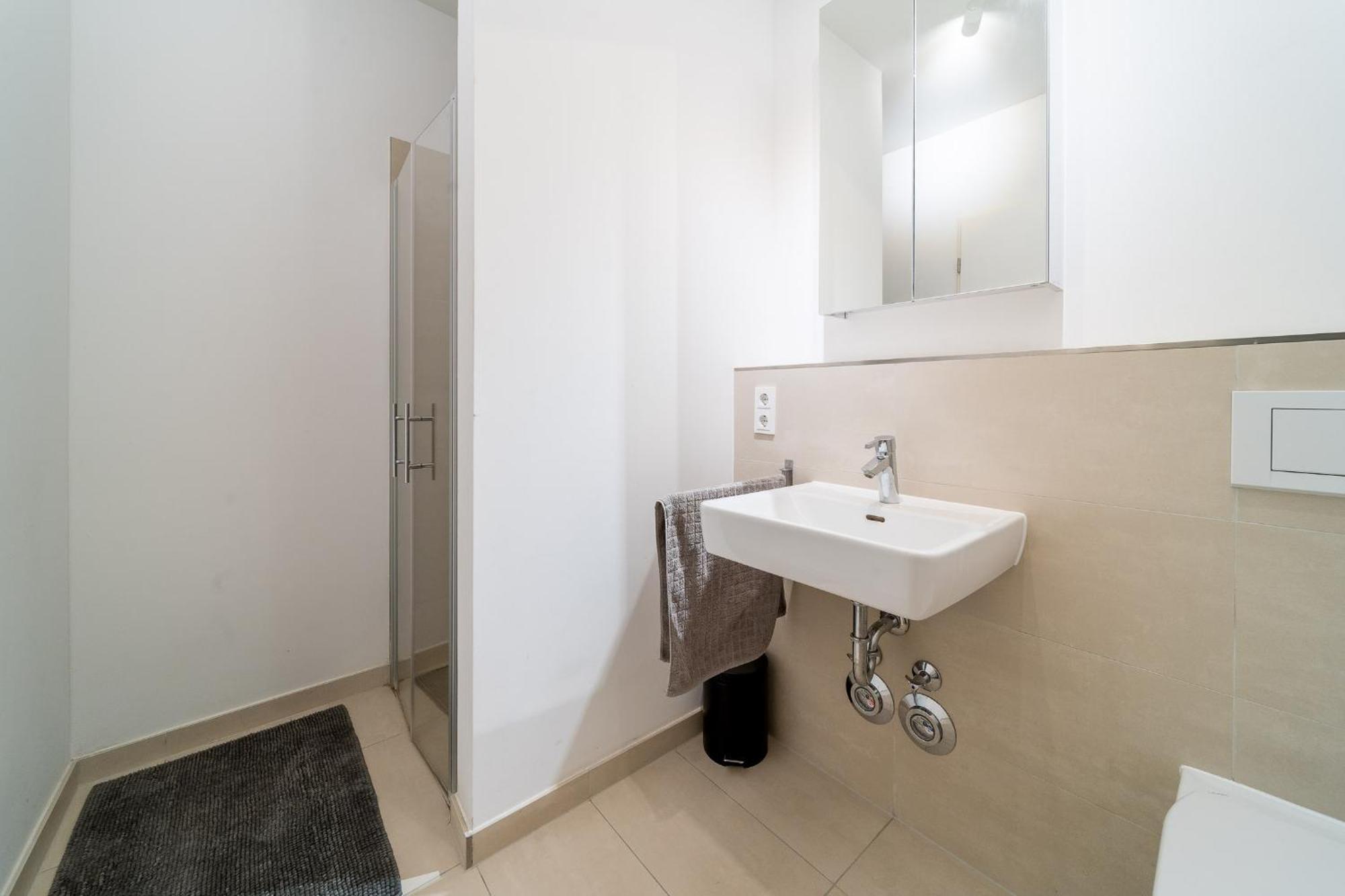 2 Bedroom Mauerpark-Apartment, Berlin Mitte View Calendar Zewnętrze zdjęcie
